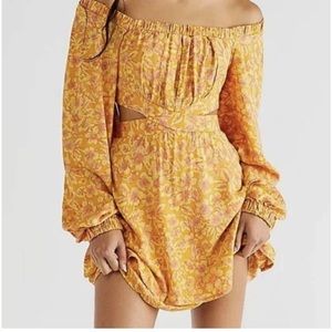 Free People Jael Cutout Mini Dress Golden Yellow
Floral Long Sleeve Small NWT